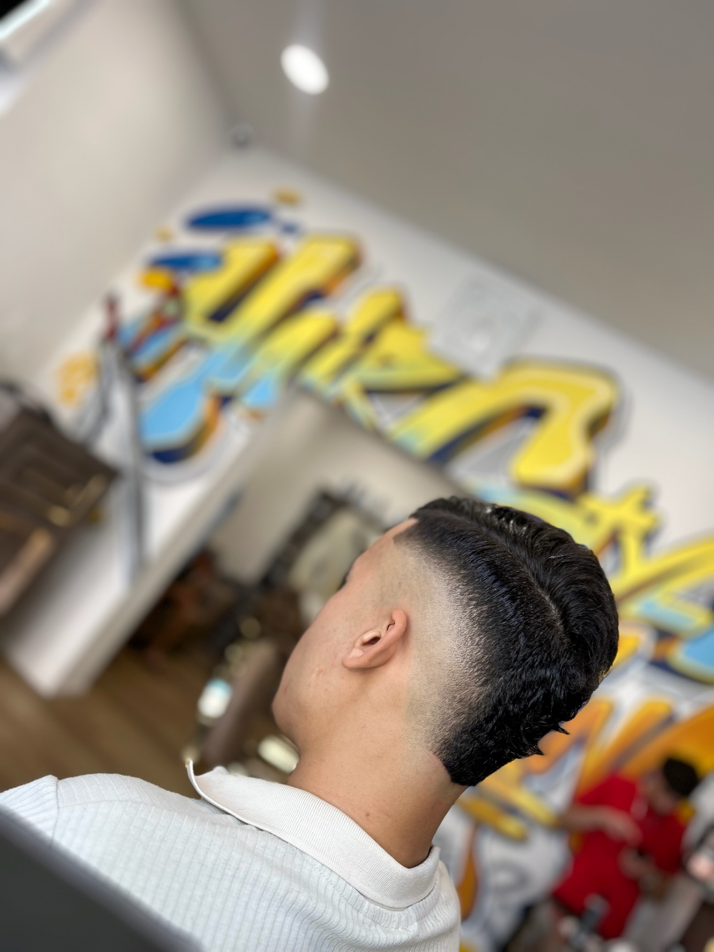 Taglio capelli uomo moderno con texture a Scar Shop Prato